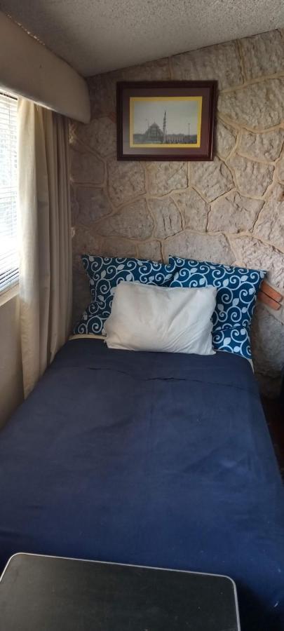 Amplia Cerca De Andares Homestay